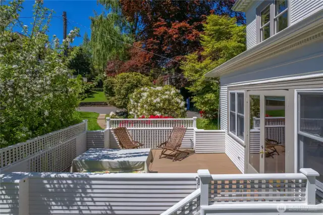Deck off Kitchen/Breakfast Nook