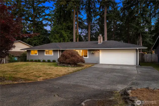 Welcome Home to this well maintained Mill Creek Rambler!