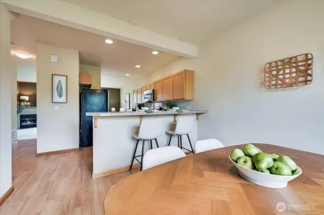 Casual & formal dining options