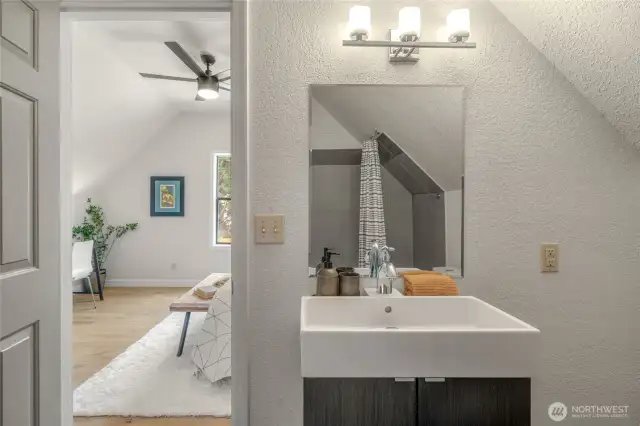 upstairs full bath
