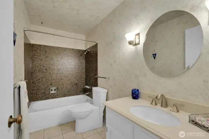 2nd bathroom