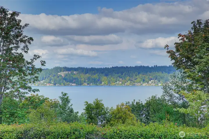 On a non-smokey day you will also have a spectacular view of the Cascade Mountain range.