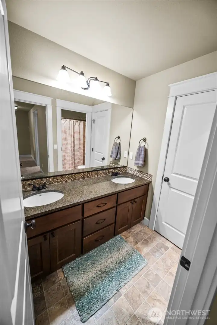 Another shot of the main bath