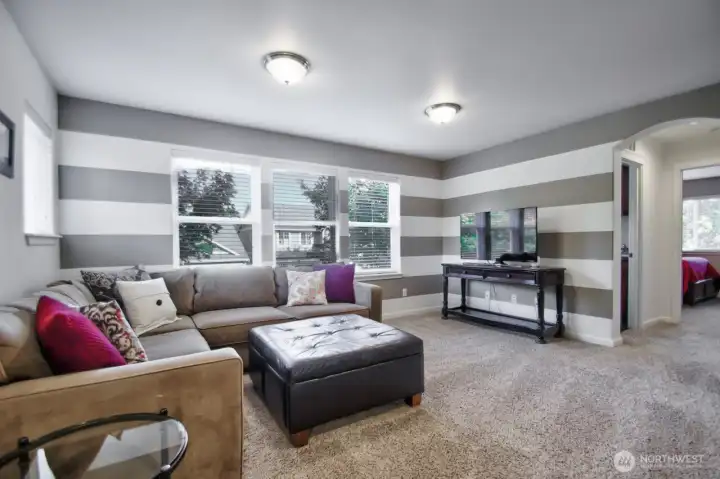 Huge second floor loft/bonus area