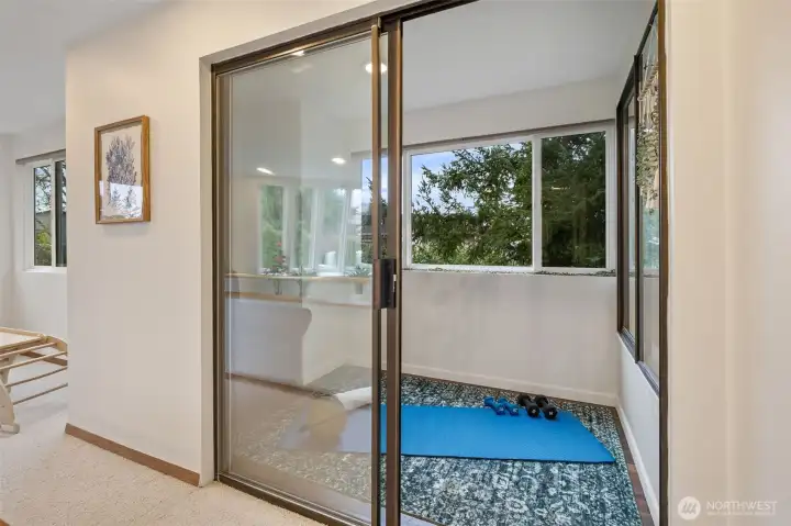 flex space, enclosed deck