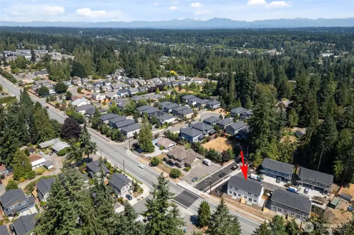 Each home has a gated and fenced back yard. Excellent local between Bothell, Lynwoods and Mill Creek.