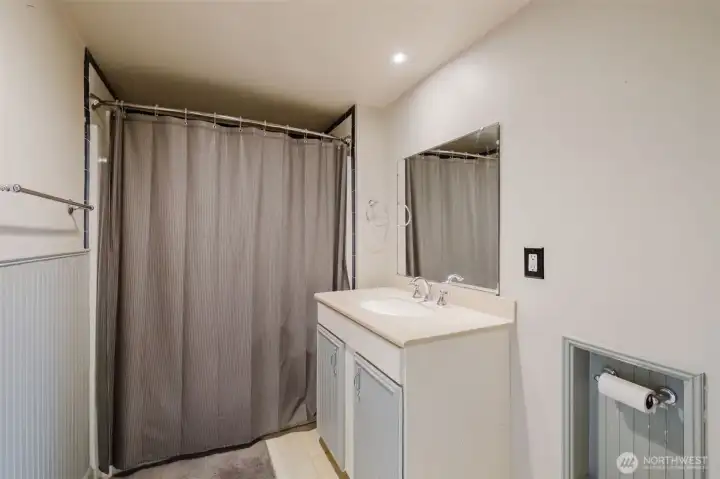 Full bath upstairs.