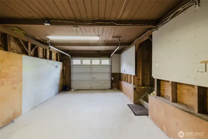 Single car garage or shop space.