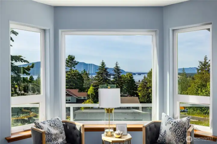 Gorgeous views from main level. Gorgeous views from main level.