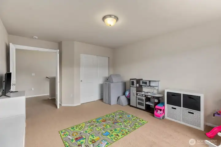 Bedroom 2 w/closet