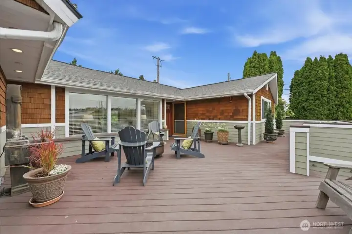 Large Deck in Front of House