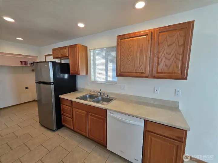 All kitchen appliances included All kitchen appliances included