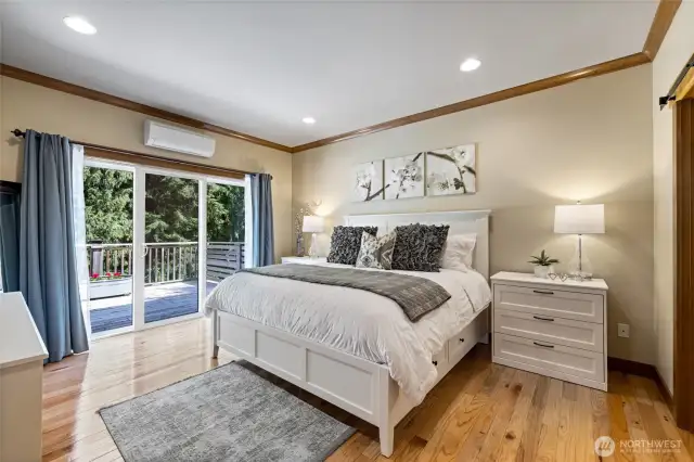 Primary Suite - walk out to private deck