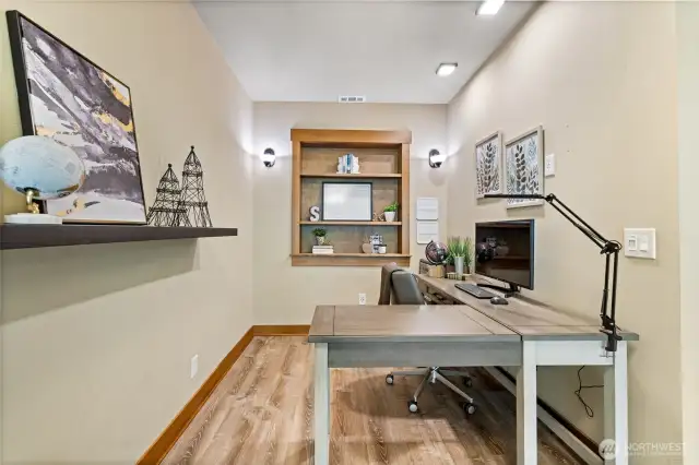 Private office or possible bedroom