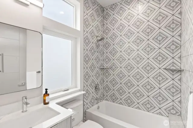 4th Floor Full Bath