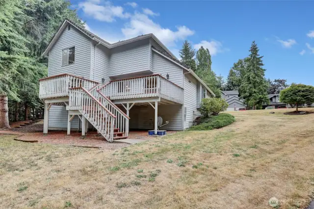 Huge side yard