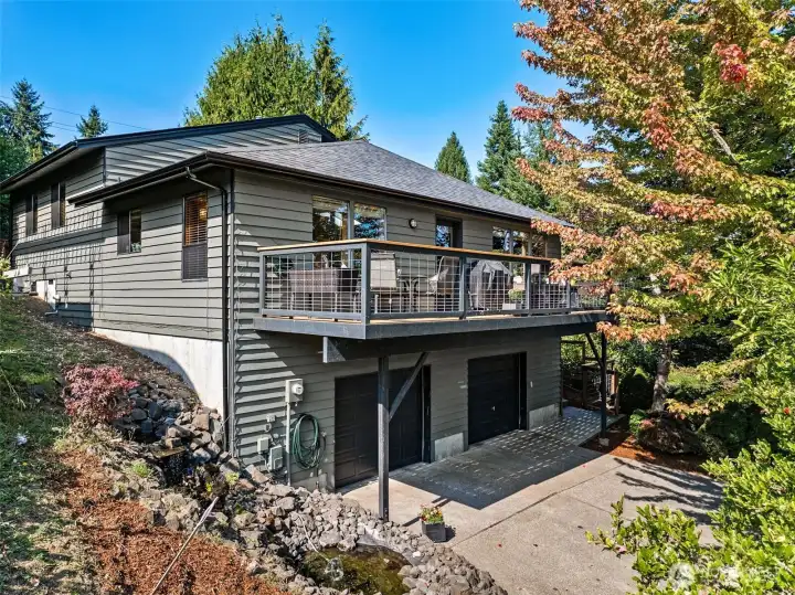 Discover loads of flexible, space indoors, and out. The large, recently remodeled cedar deck, offers the modern look of today to yesterday’s solid construction.  Built by a well-referred,local custom builder in 1986.