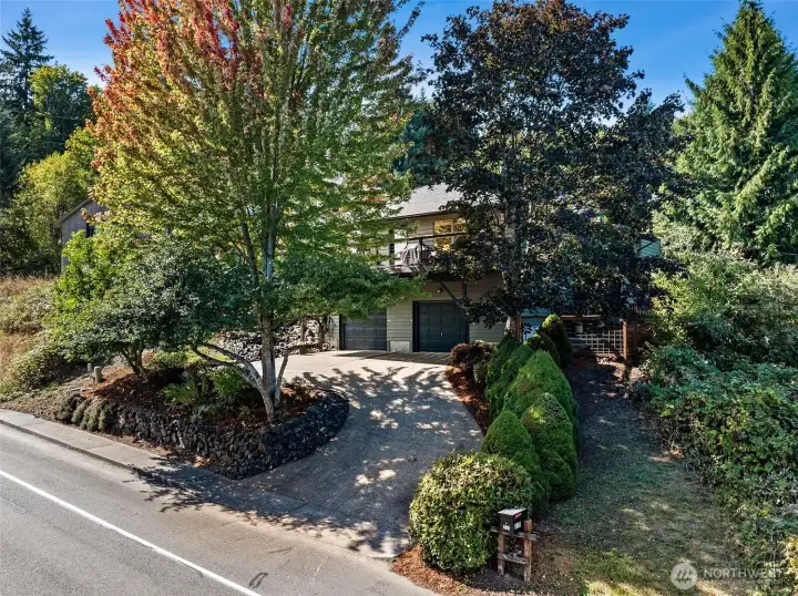 Close to the neighborhood park and tennis courts, South Sound Community College, Tumwater Falls, The Tumwater Craft District, and Tumwater Public Golf Course, this fantastic home offers many pluses.