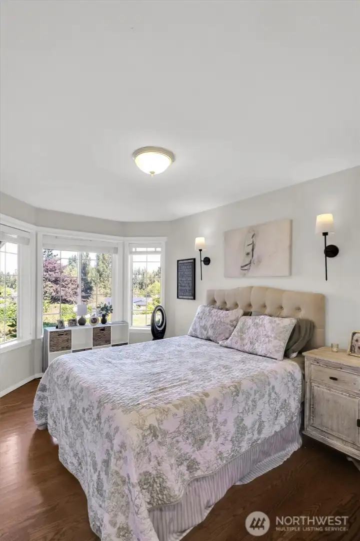 This bedroom offers such flexibility. Private guest space or home office or multi-generational living.
