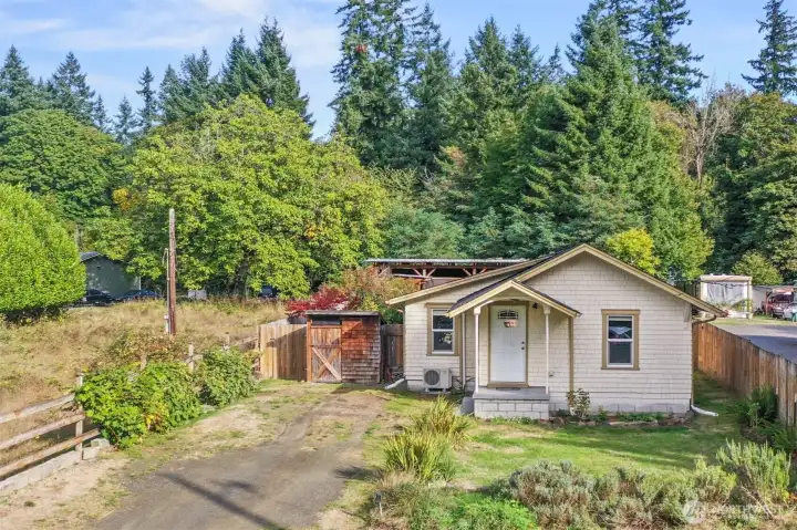 Tremendous opportunity in this home--small footprint but BIG in all that it offers--don't miss your chance!