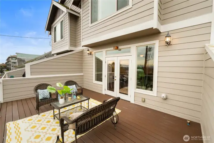 This Trex deck will withstand all of our Washington weather.