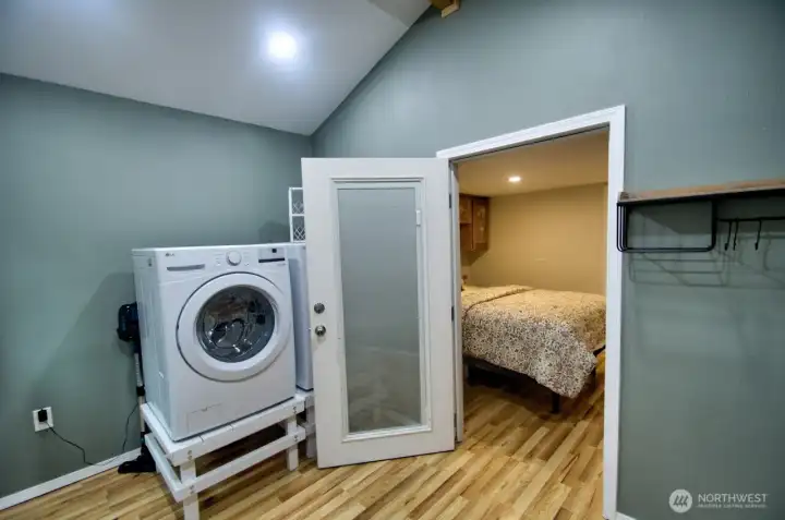 LAUNDRY ROOM OFF PRIMARY BEDROOM