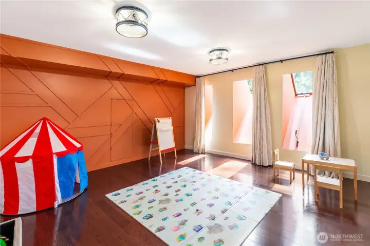 Bonus room on 3rd floor