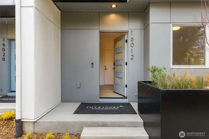 Please come in!
