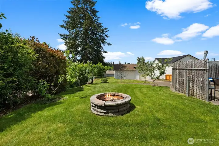oversized yard with privacy
