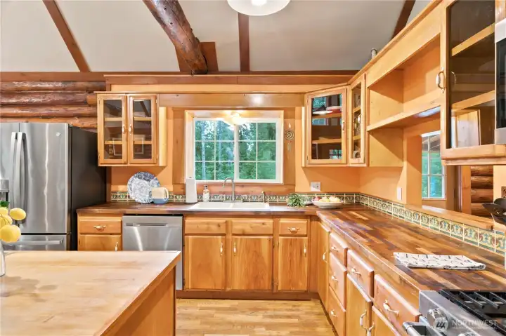Spacious updated kitchen Spacious updated kitchen