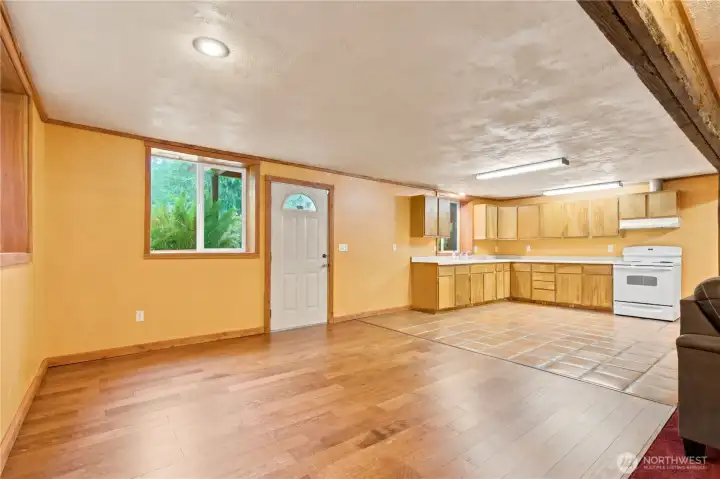 Large Lower Level MIL with private access, large living dining and kitchen and propane free standing Stove and mini-split Large Lower Level MIL with private access, large living dining and kitchen and propane free standing Stove and mini-split