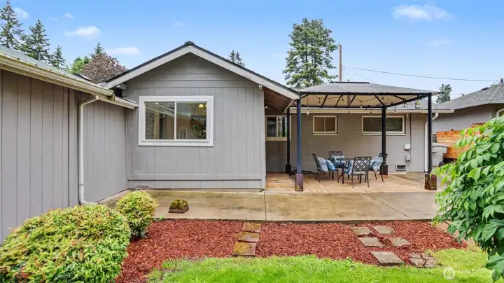 Ideally situated near Renton Technical College with quick access to major freeways, shopping, dining, parks, and local amenities!