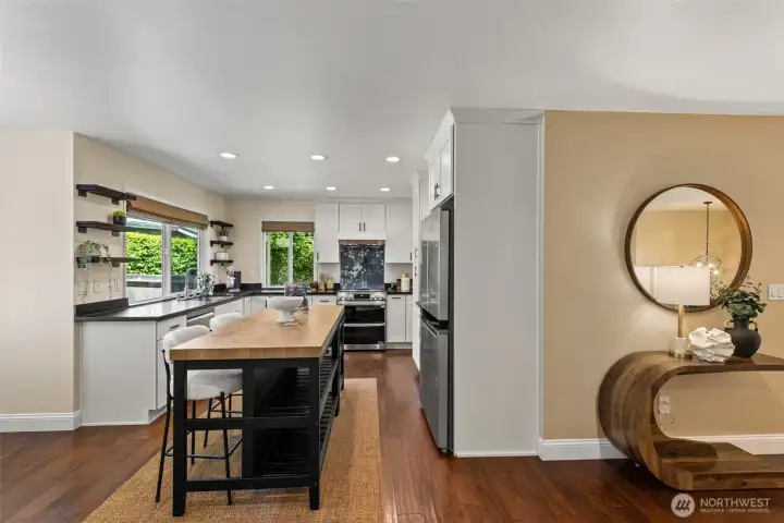 Kitchen with large island