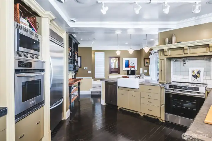 Two Ovens, Built in Refrigerator, Two Ovens, Built in Refrigerator,