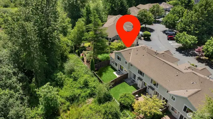 A wonderful end unit townhome with that hard to find backyard. Excellent location. A wonderful end unit townhome with that hard to find backyard. Excellent location.