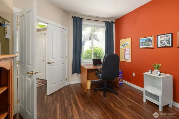 A nice Den off the front entry way that looks out to the front yard area. LVP flooring too! A nice Den off the front entry way that looks out to the front yard area. LVP flooring too!
