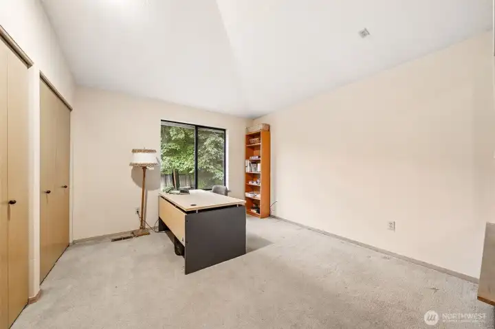 Bedroom/Office with views out to the backyard. Bedroom/Office with views out to the backyard.