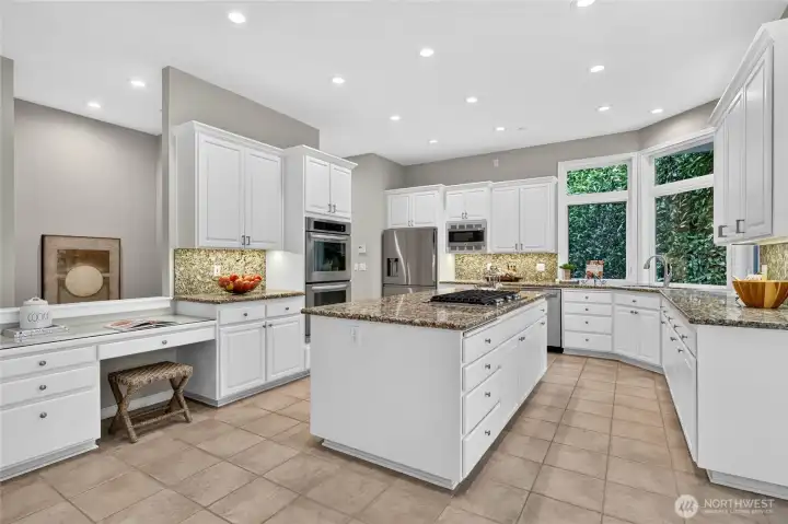Entertaining will be easy in this lovely Kitchen. Entertaining will be easy in this lovely Kitchen.