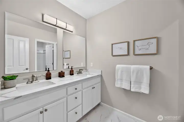 Shared Bath on lower level. Shared Bath on lower level.