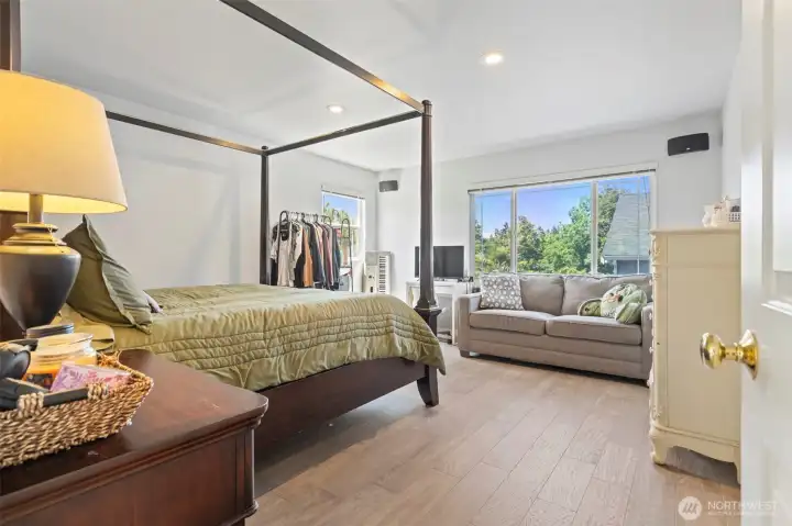 Large bonus room upstairs, being used as a bedroom