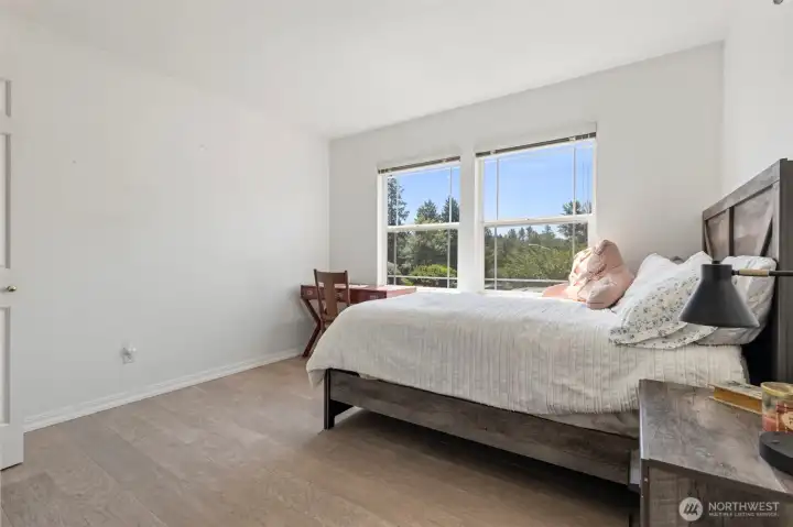 1 of the 5 bedrooms