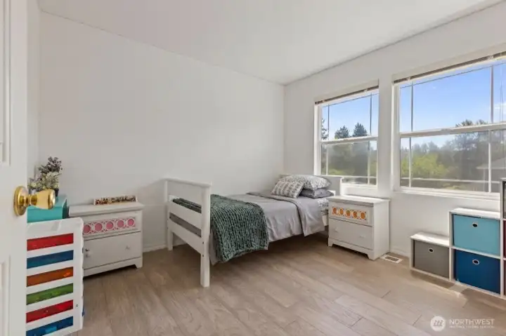 1 of the 5 bedrooms