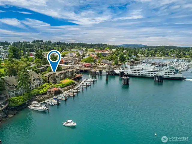 Walking distance to all shops in the quaint town of Friday Harbor.