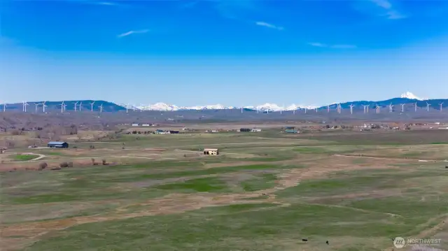 Room to breathe, look at those Stuart Mountains