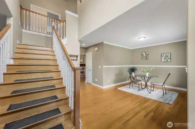 Entry into dining room