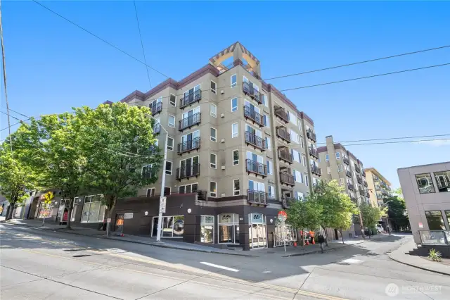 This well-maintained building blends modern design with everyday functionality in the heart of the city.