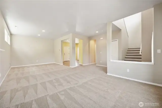 Dining room right off the kitchen, nice layout for entertaining.