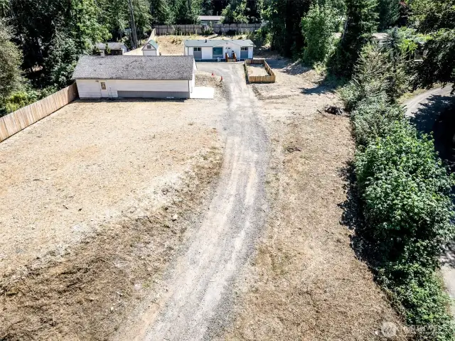 From David Road looking south at property and driveway
