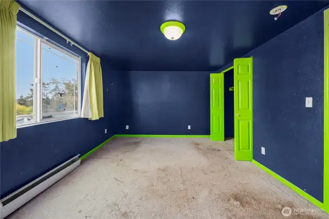 2nd floor guest bedroom