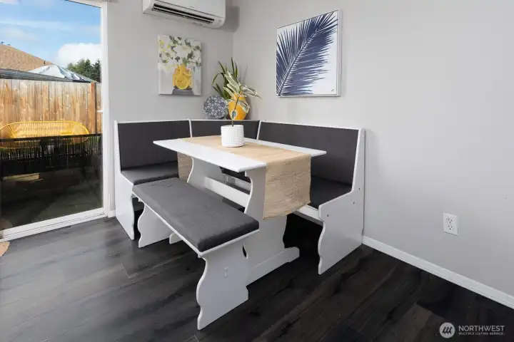 Kitchen nook area.